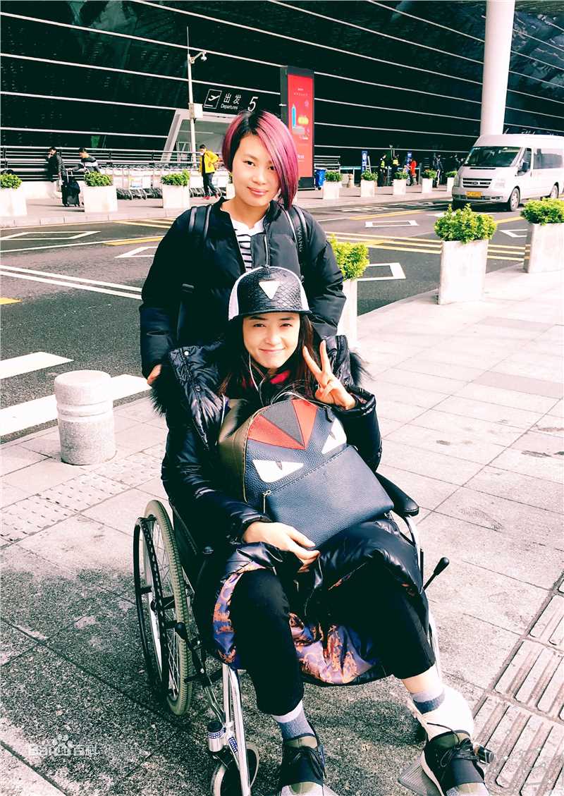 蒋欣(Rulu)生活照壁纸壁纸