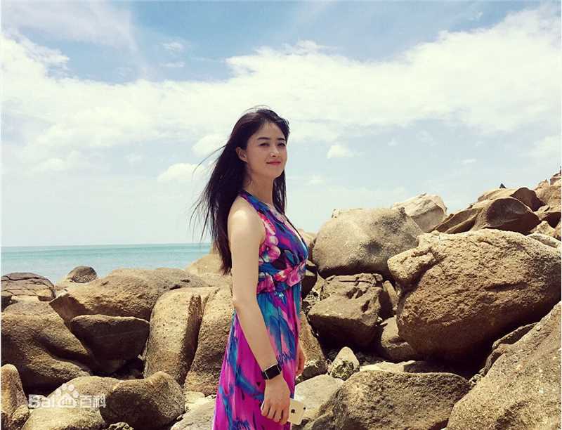 蒋欣(Rulu)生活照壁纸壁纸