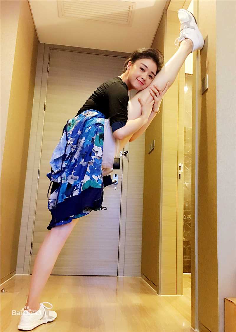 蒋欣(Rulu)生活照壁纸壁纸