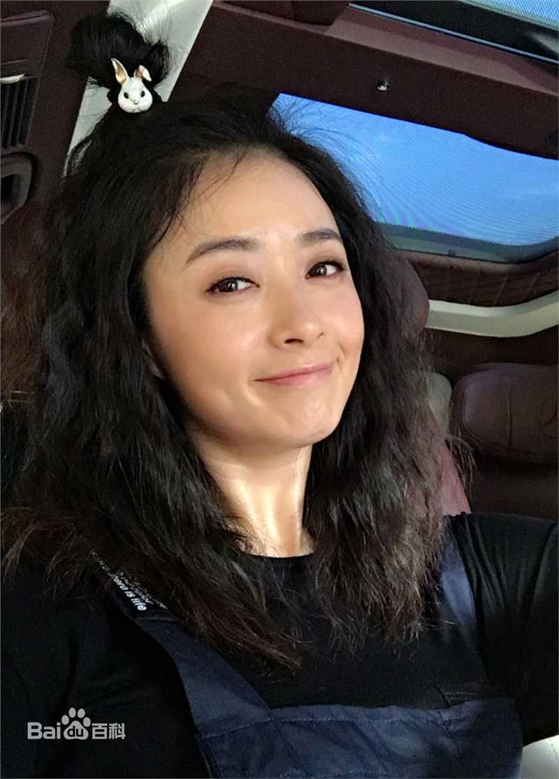 蒋欣(Rulu)生活照壁纸壁纸