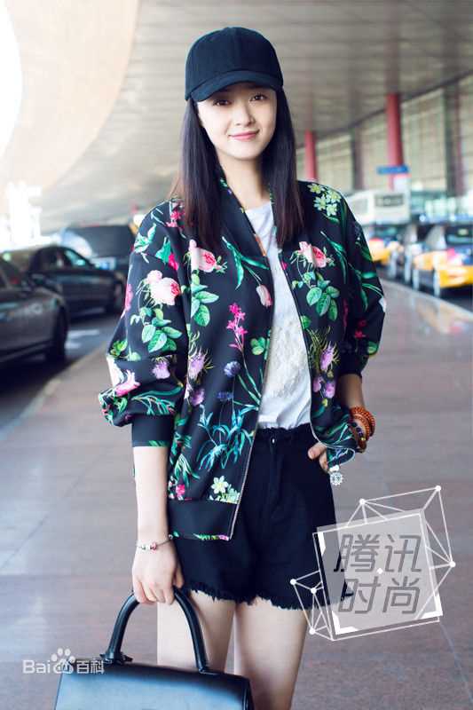 蒋欣(Rulu)街拍图册