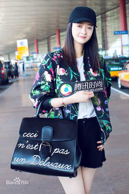 蒋欣(Rulu)街拍图册