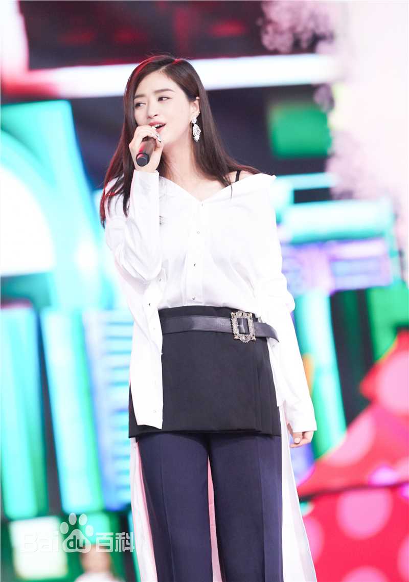 精选蒋欣(Rulu)在《欢乐颂2》开播盛典中的图册