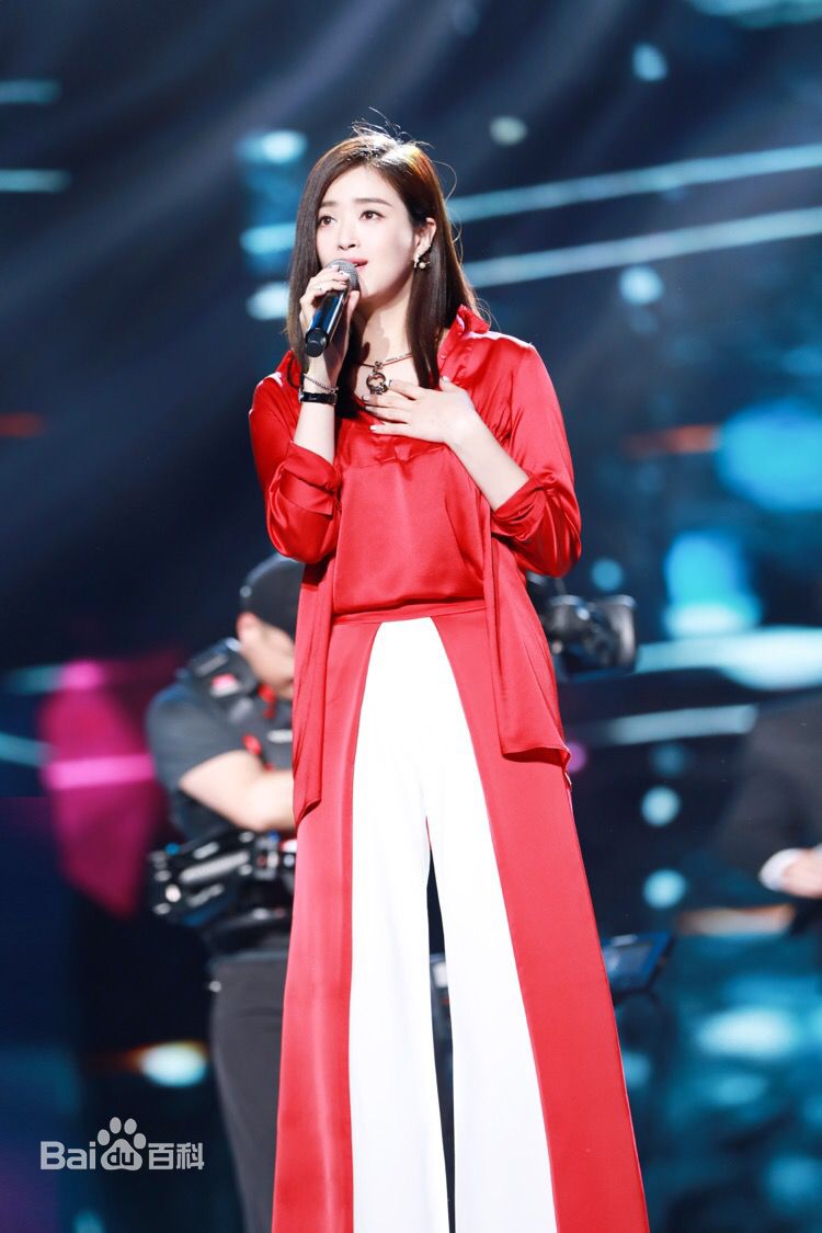 精选蒋欣(Rulu)在《欢乐颂2》开播盛典中的图册