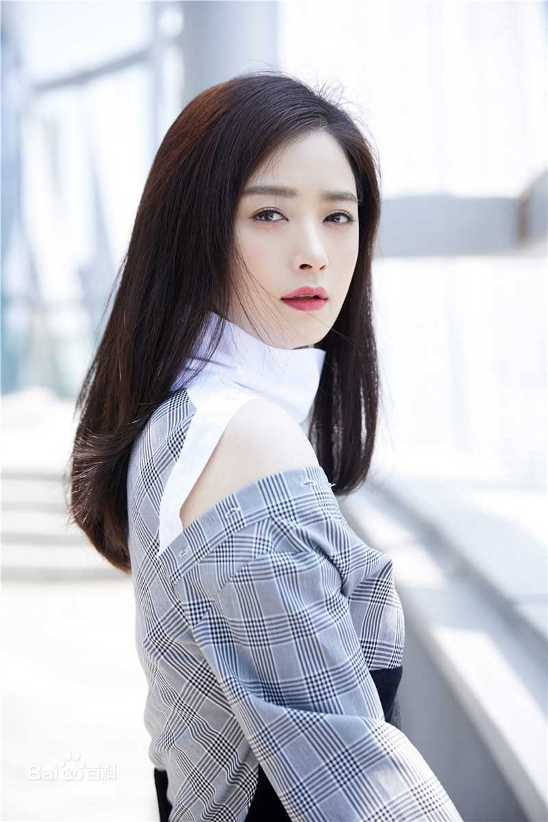 蒋欣(Rulu)概述图册前后照片