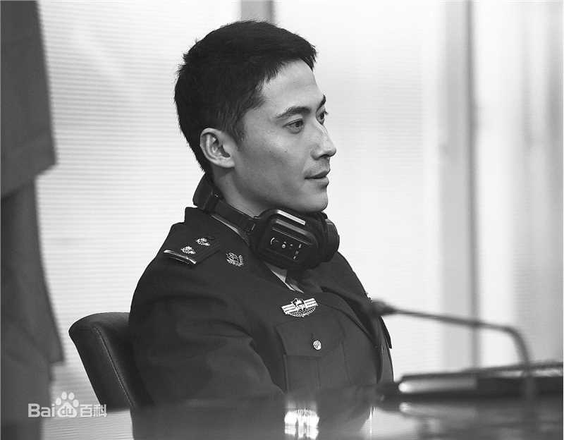 《爱的追踪》饰演潘黎明