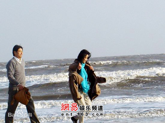 2010《为爱而生》剧照