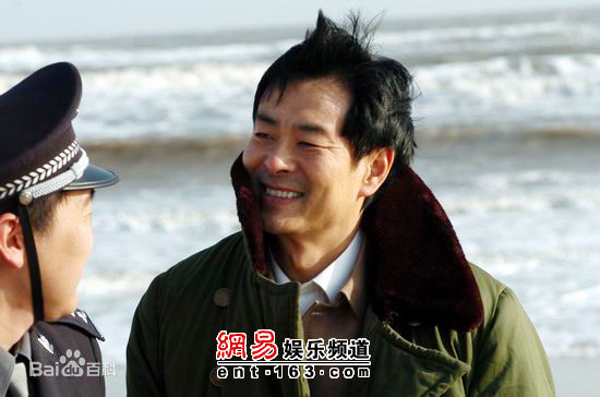 2010《为爱而生》剧照