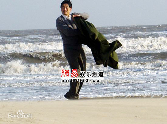 2010《为爱而生》剧照