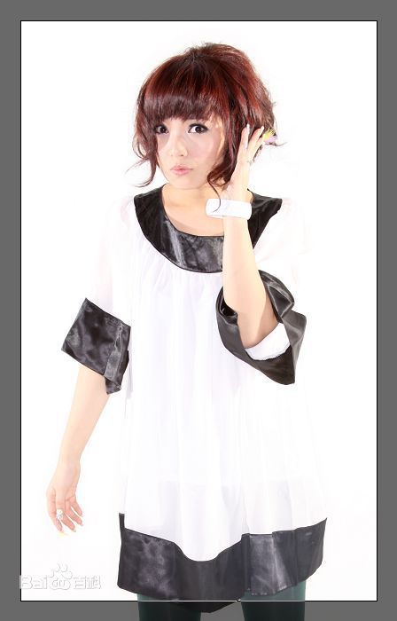 最新斯琴高丽(si qin gao li)在第二张专辑《爱上你》中的壁纸