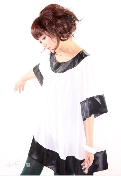 最新斯琴高丽(si qin gao li)在第二张专辑《爱上你》中的壁纸