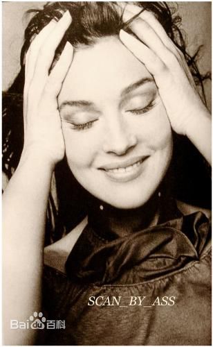 精选莫妮卡·安娜·玛丽亚·贝鲁奇(Monica Anna Maria Bellucci)精彩图册1