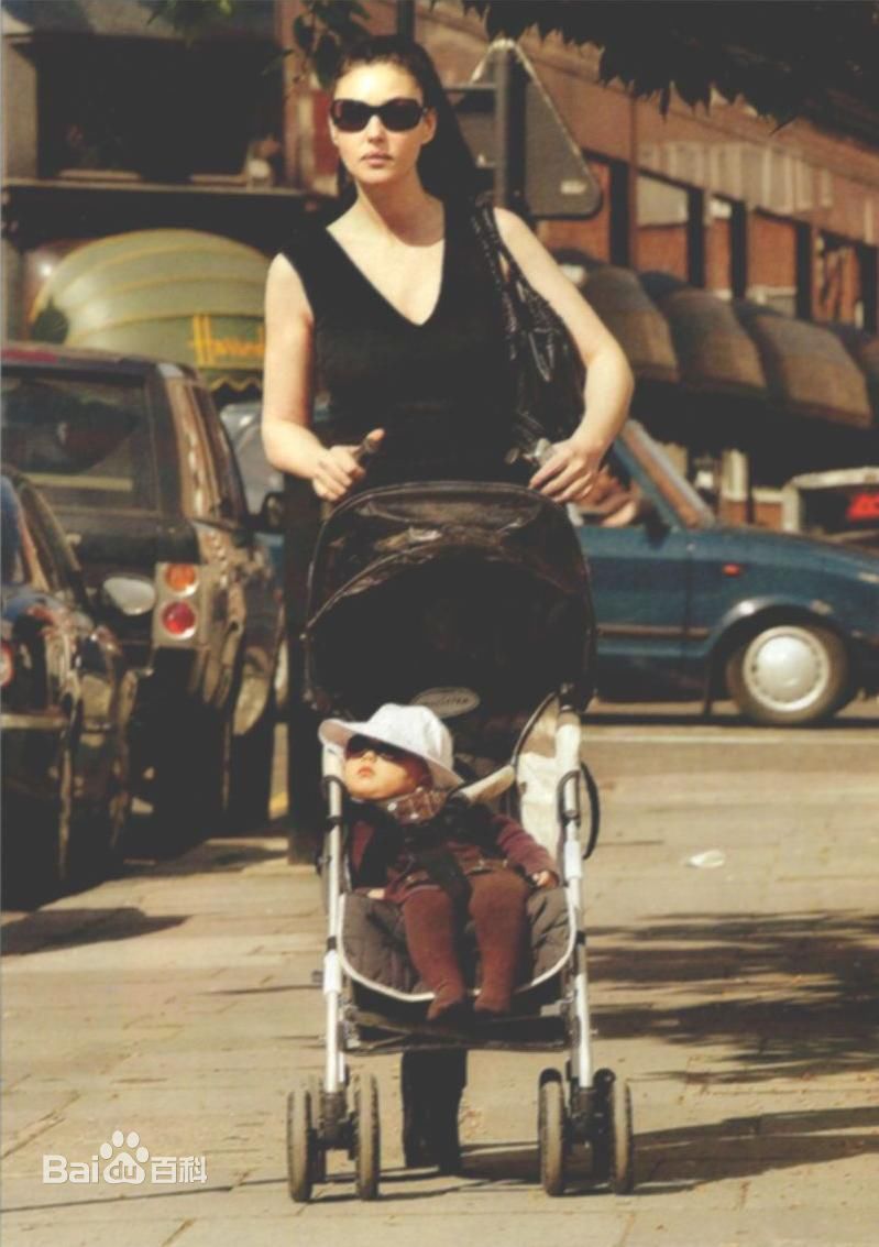 精选莫妮卡·安娜·玛丽亚·贝鲁奇(Monica Anna Maria Bellucci)精彩图册1