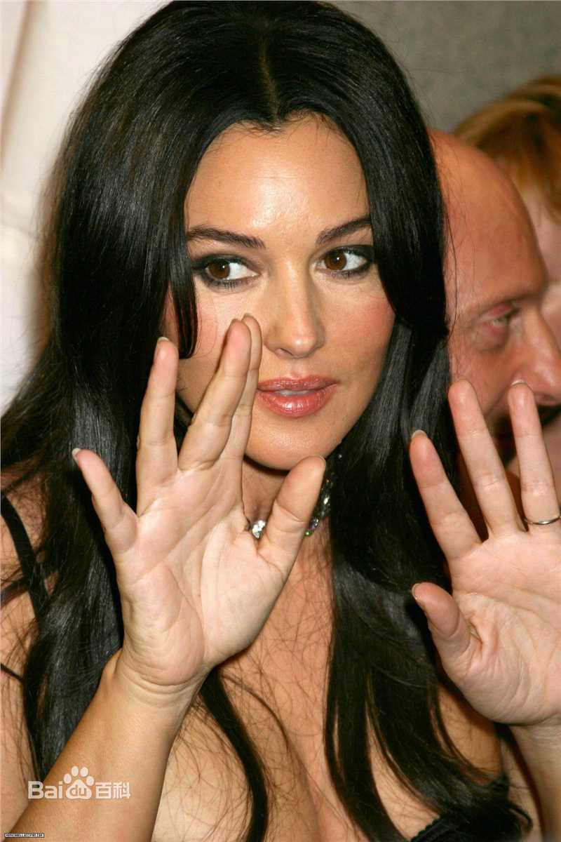 精选莫妮卡·安娜·玛丽亚·贝鲁奇(Monica Anna Maria Bellucci)精彩图册1