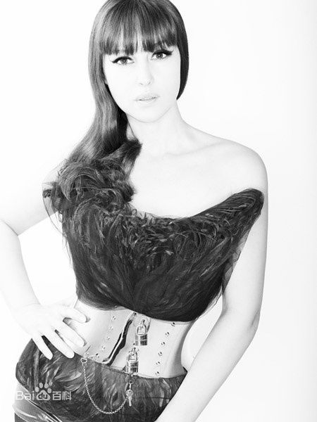 精选莫妮卡·安娜·玛丽亚·贝鲁奇(Monica Anna Maria Bellucci)精彩图册5