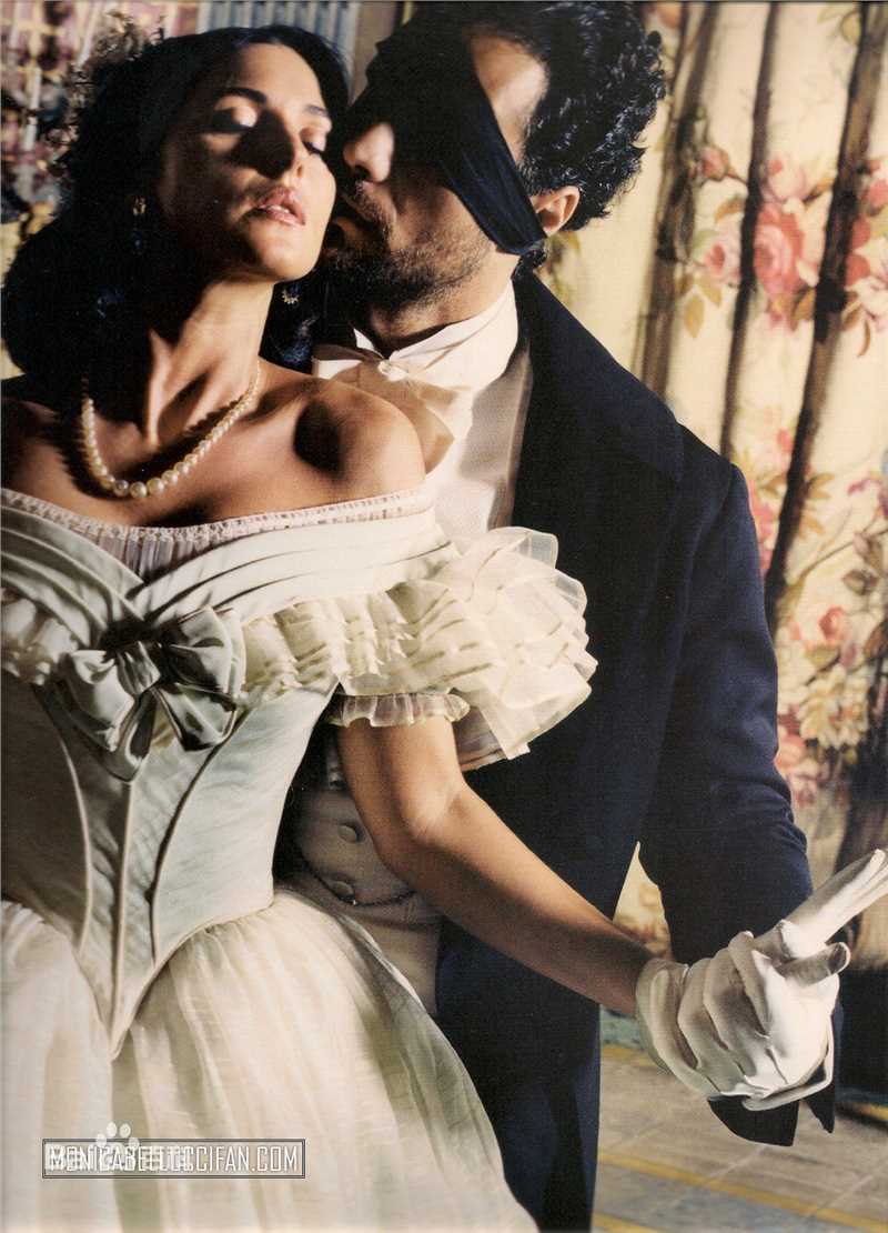 最全莫妮卡·安娜·玛丽亚·贝鲁奇(Monica Anna Maria Bellucci)精彩图册4