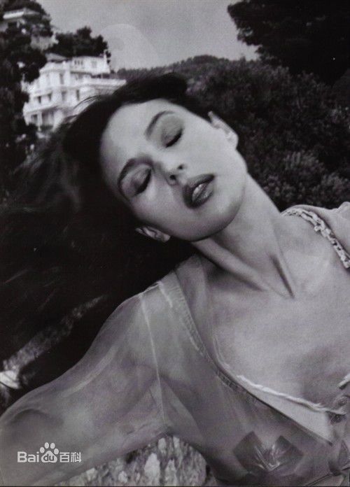 最新莫妮卡·安娜·玛丽亚·贝鲁奇(Monica Anna Maria Bellucci)莫妮卡·贝鲁奇精彩图册