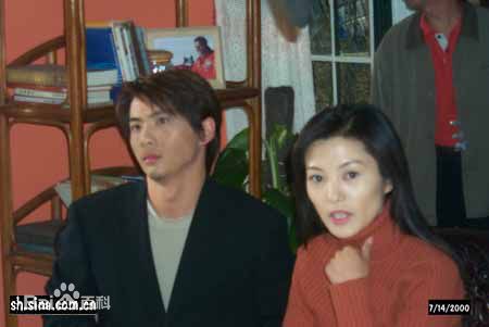 《佟瑞欣》封面图片