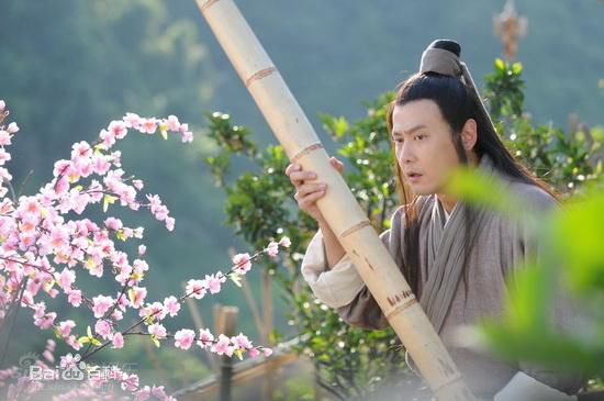 2009年《白蛇后传》饰演鲍仁