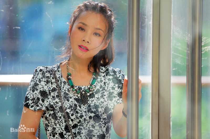 《何琳》生活照