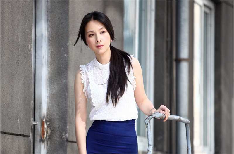 《何琳》封面图片