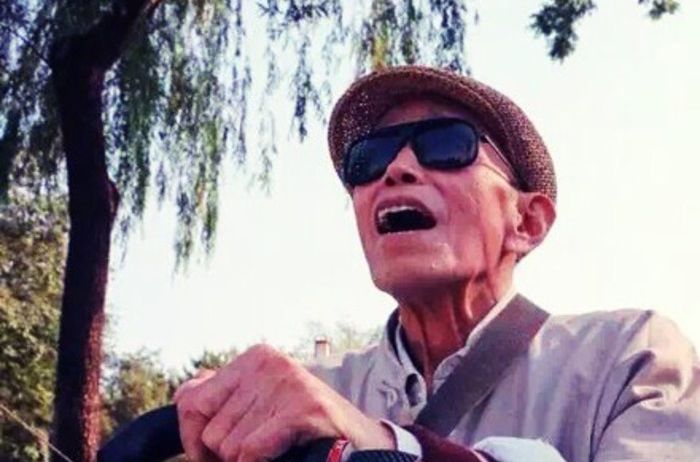 《朱旭》封面图片