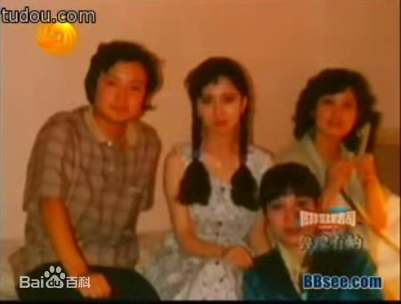 欧阳奋强生活照