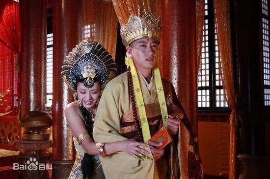 王力可(Rainbow)新西游记饰演蛟魔王女儿国国王前后照片