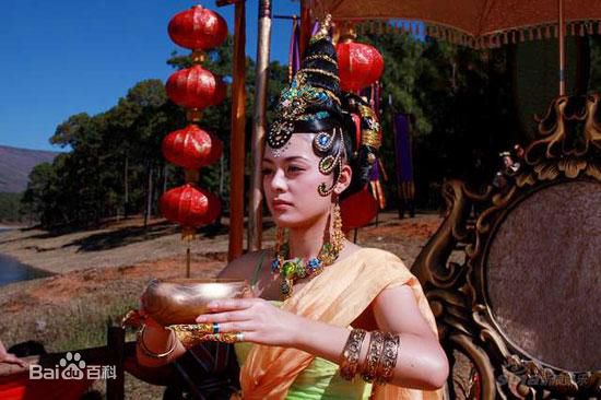 王力可(Rainbow)新西游记饰演蛟魔王女儿国国王前后照片