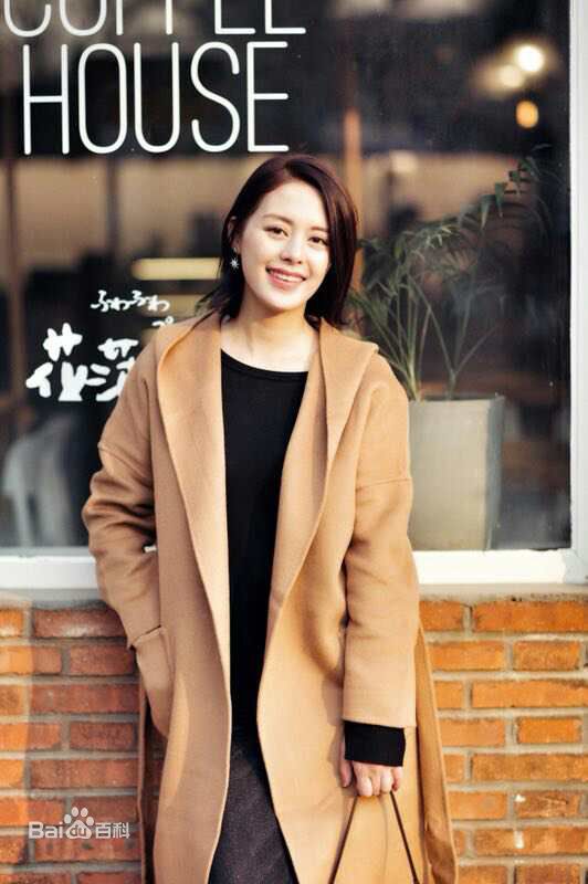 王力可(Rainbow)冬日街拍图片图册