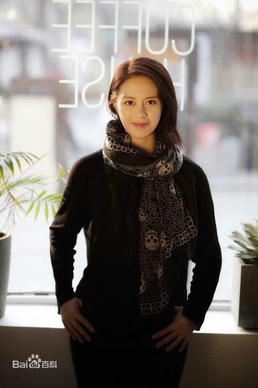 王力可(Rainbow)短发格子裙性感图片图集