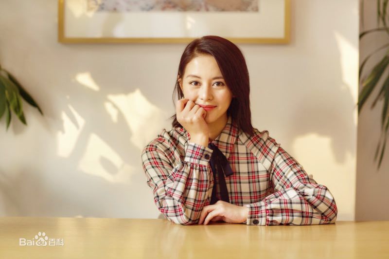 王力可(Rainbow)短发格子裙性感图片图集