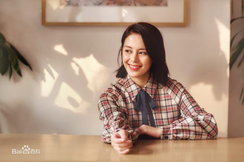 王力可(Rainbow)短发格子裙性感图片图集