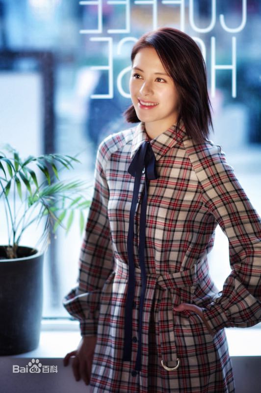 王力可(Rainbow)短发格子裙性感图片图集