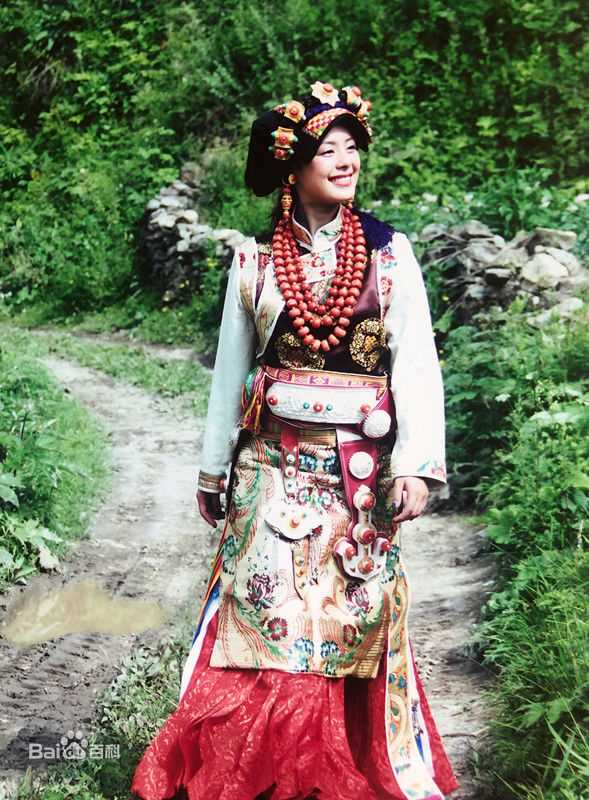 王力可(Rainbow)马尔康嘉绒服饰图册