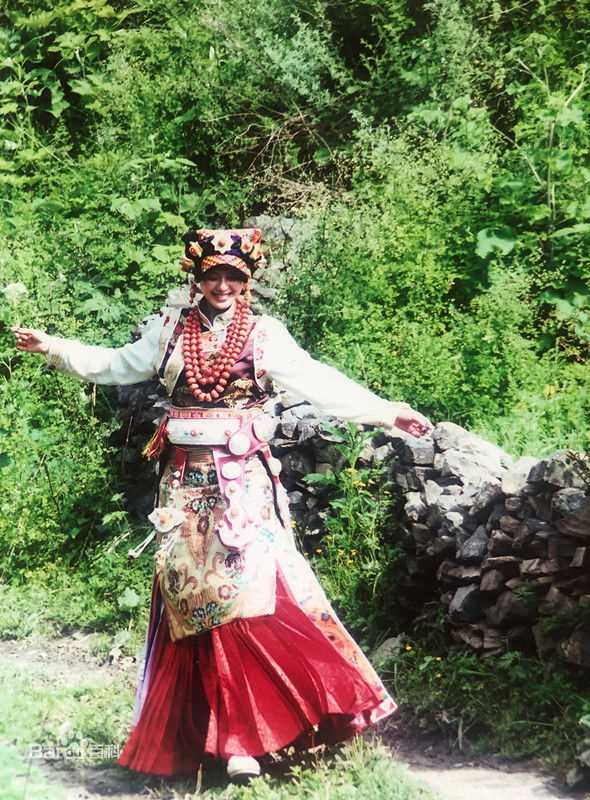 王力可(Rainbow)马尔康嘉绒服饰图册