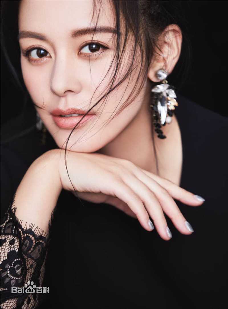 王力可(Rainbow)御姐优雅亮相前后照片