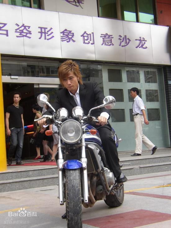 《李羿瑄》封面图片