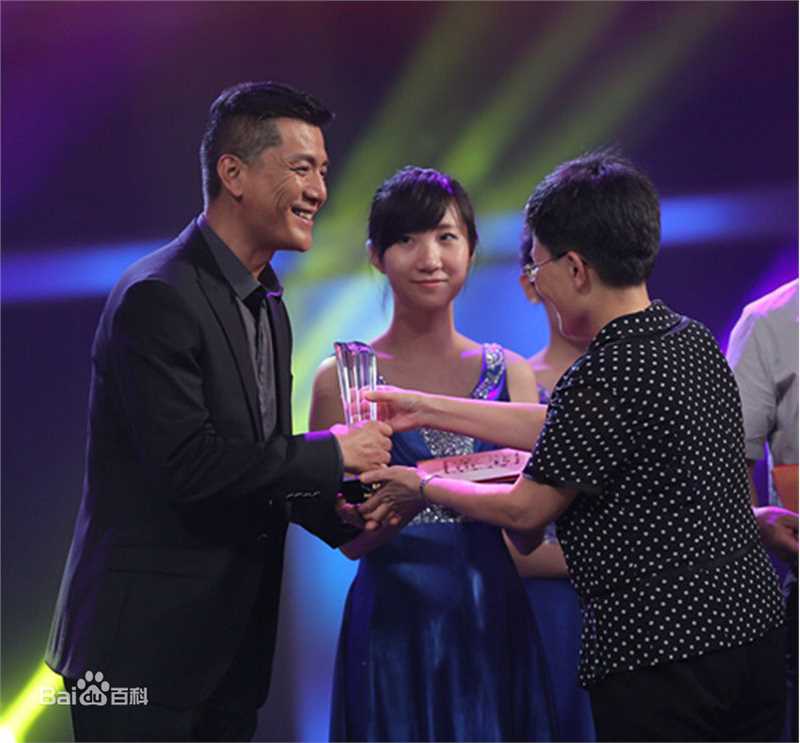 刘之冰获17届春燕奖“北京十佳电视工作者”