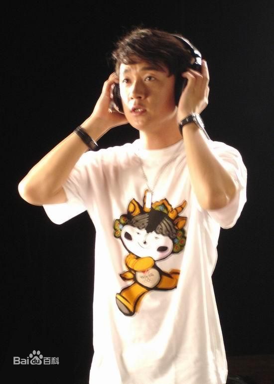 《潘粤明》社会活动