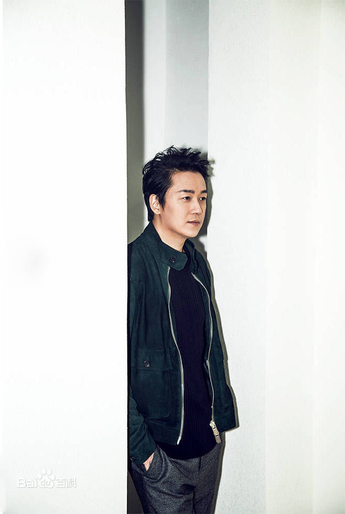 《潘粤明》生活