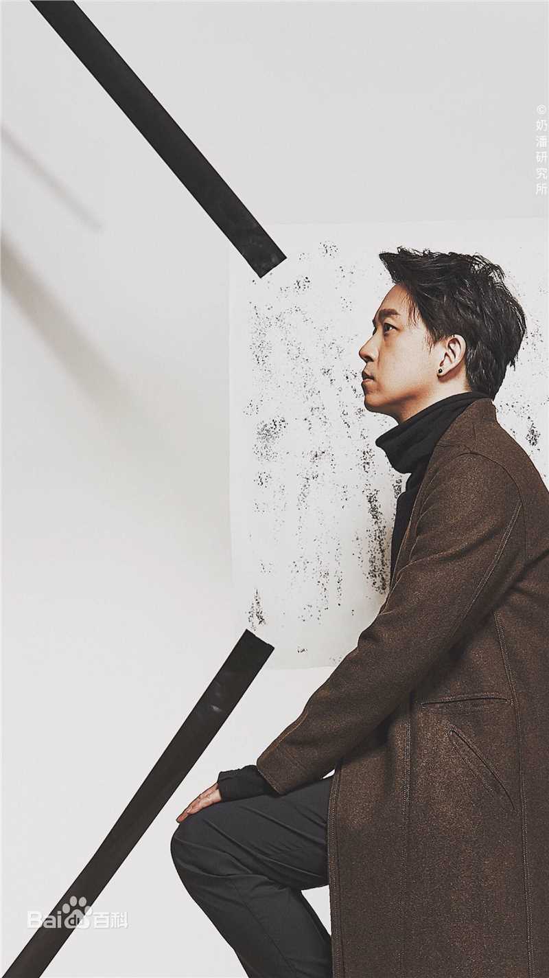 《潘粤明》生活