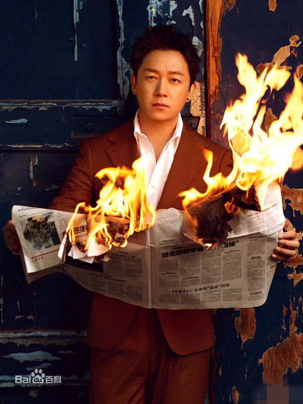 《潘粤明》生活