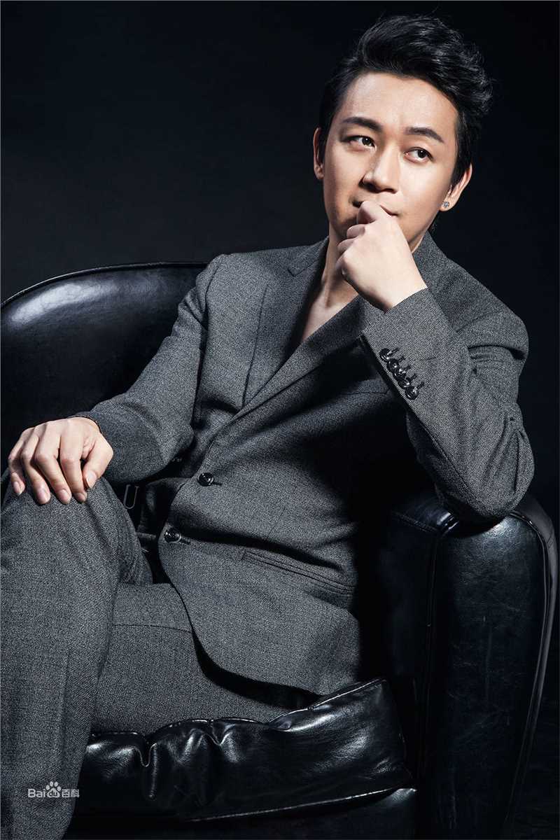 《潘粤明》生活