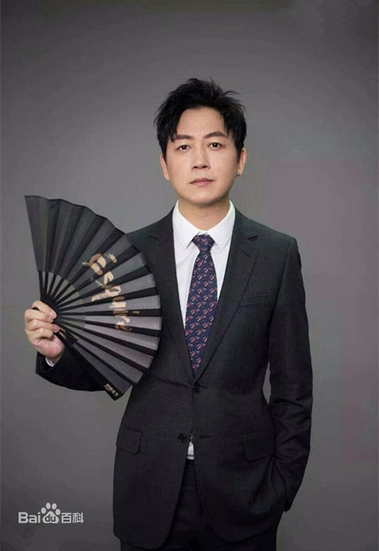 《潘粤明》封面图片