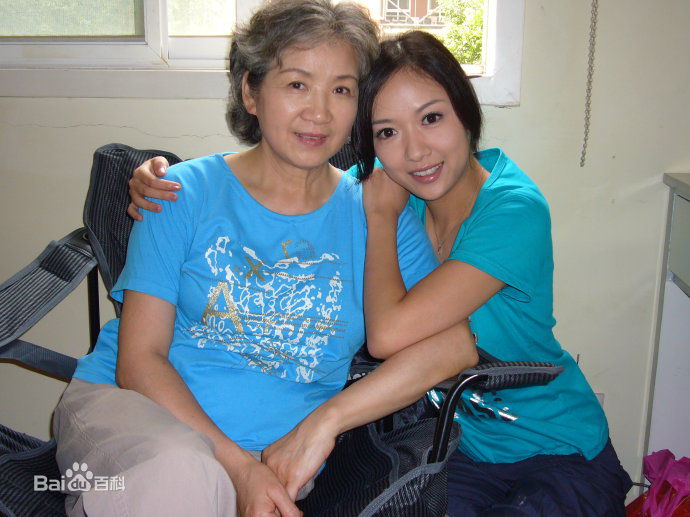 曹翠芬(Cao Cuifen)的生活照前后照片