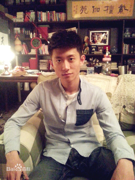 张一山(Zray)参演影视作品前后照片