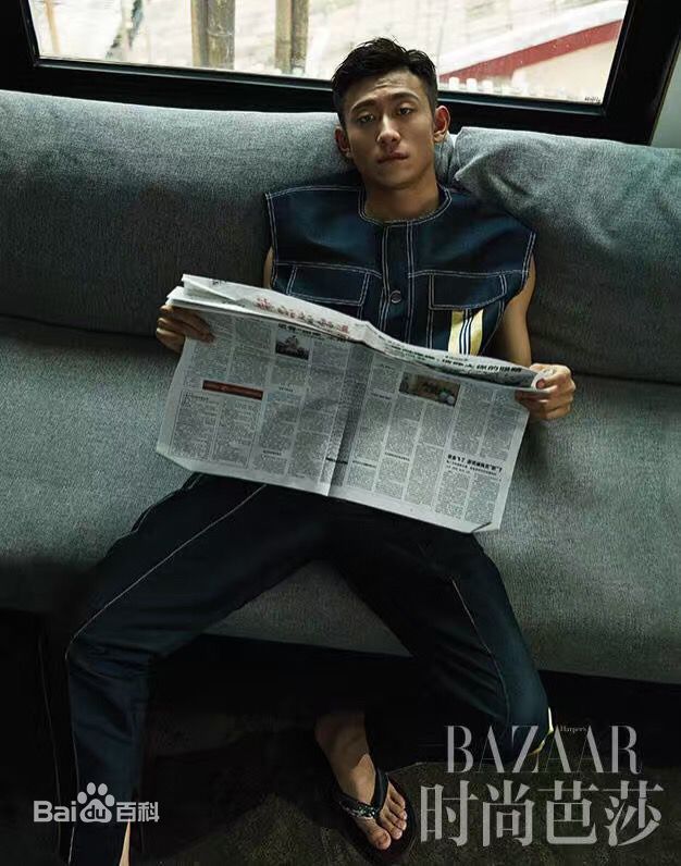 张一山(Zray)最新杂志壁纸