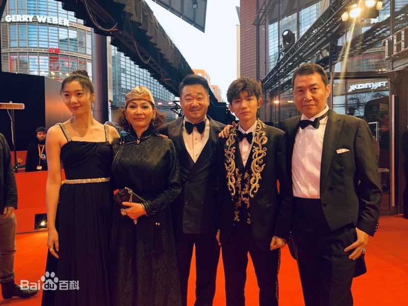 高清赵燕国彰(Jacky)在电影《地久天长》路演中的图集