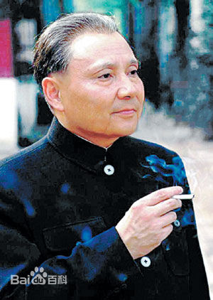 卢奇扮演的邓小平